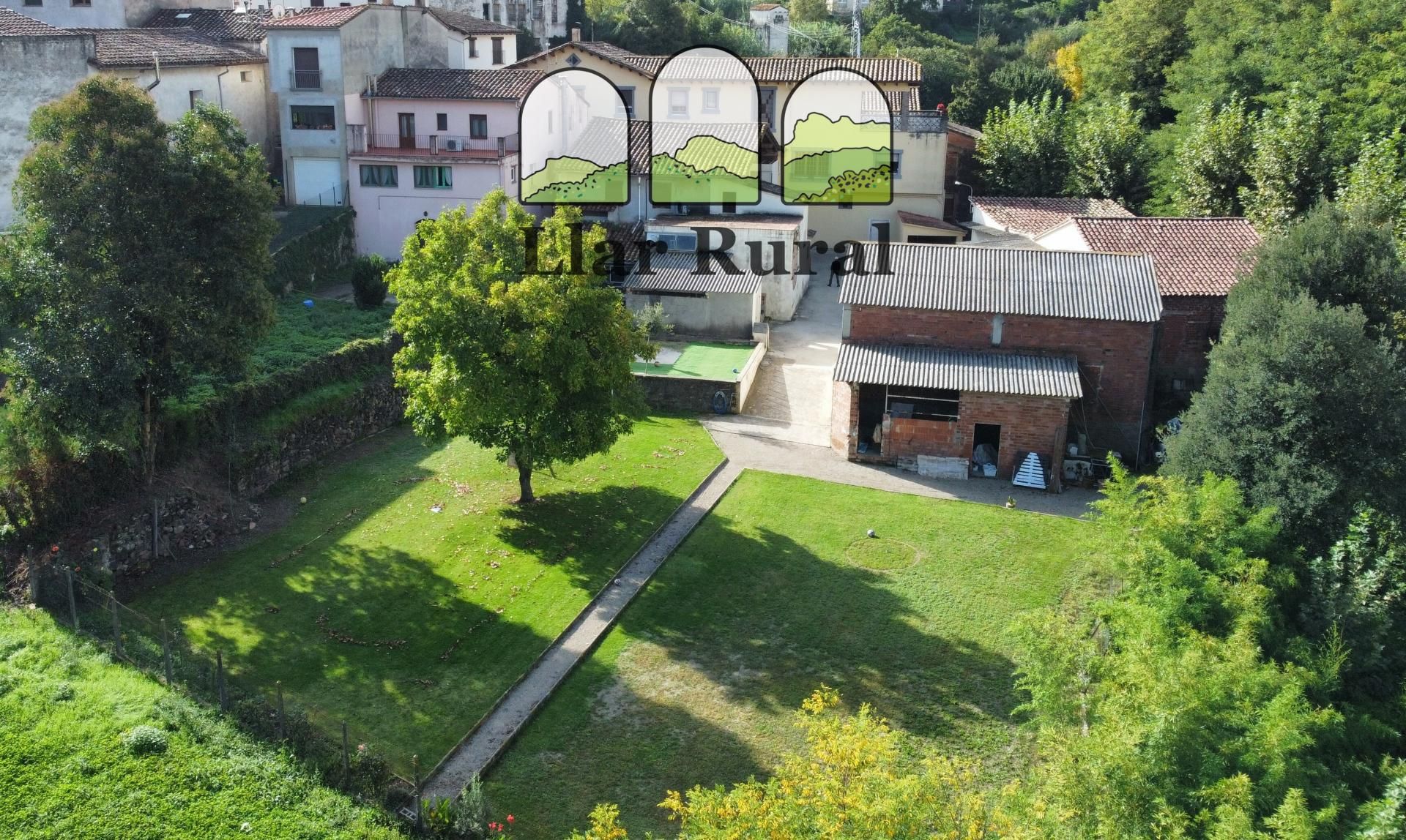 Finca rústica en venda en Santa Pau amb Jardí privat