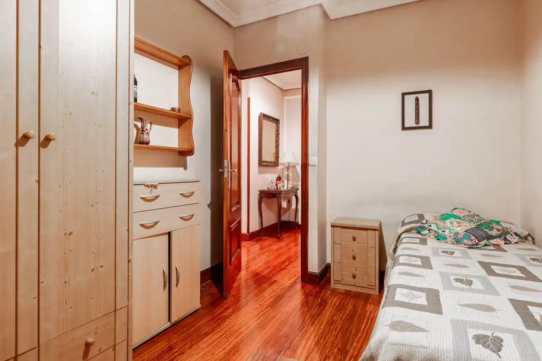 Bedroom of Flat for sale in Donostia - San Sebastián   with Heating, Balcony and Alarm