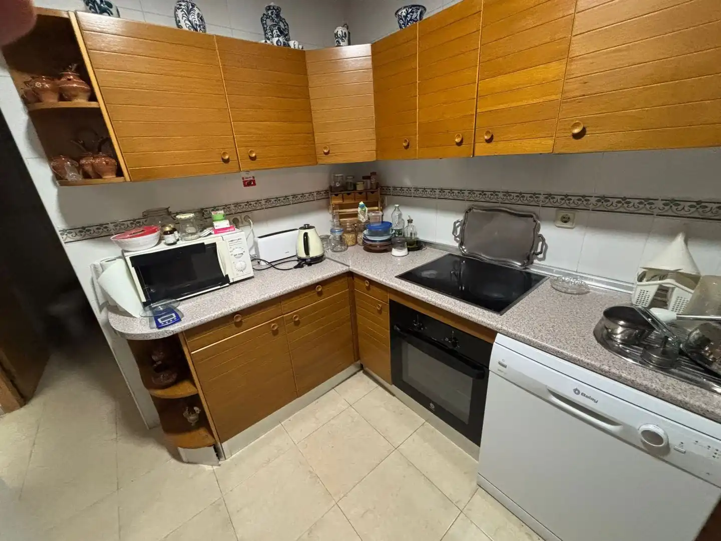 Cuina de Casa o xalet en venda en Jaén amb Aire condicionat, Calefacció i Jardí privat