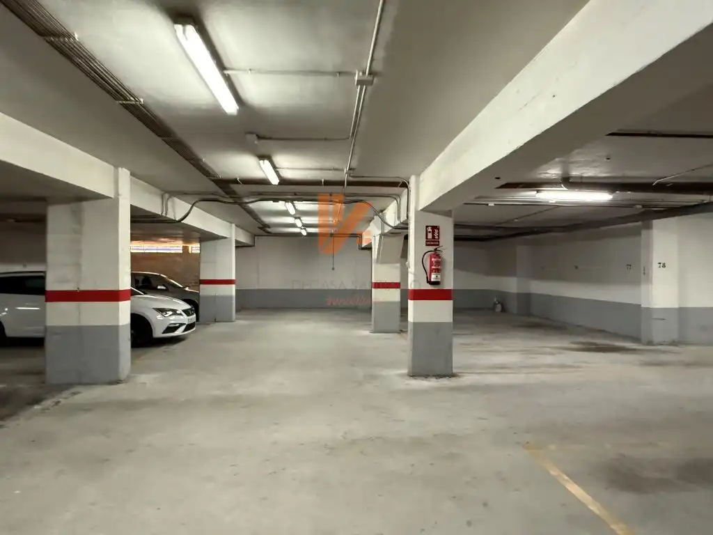 Parkplatz von Maisonette zum Verkauf in Ames mit Möbliert