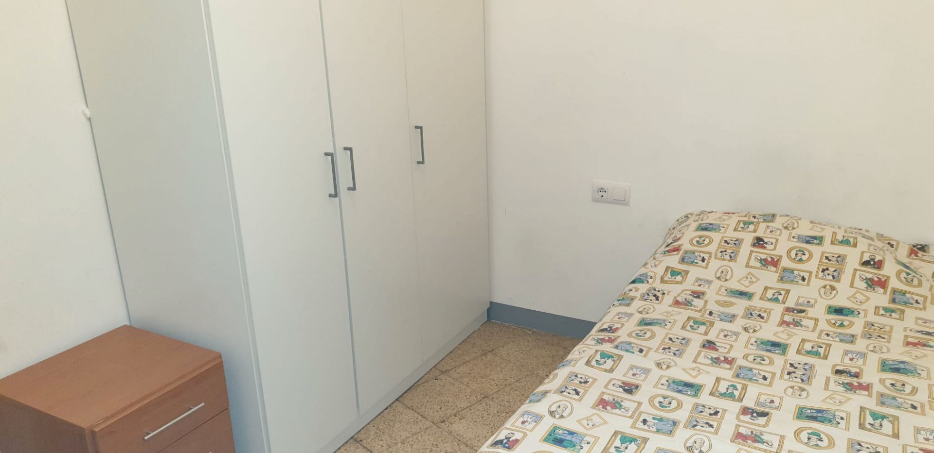 Habitación de Piso para compartir en  Barcelona Capital con Calefacción, Amueblado y Horno
