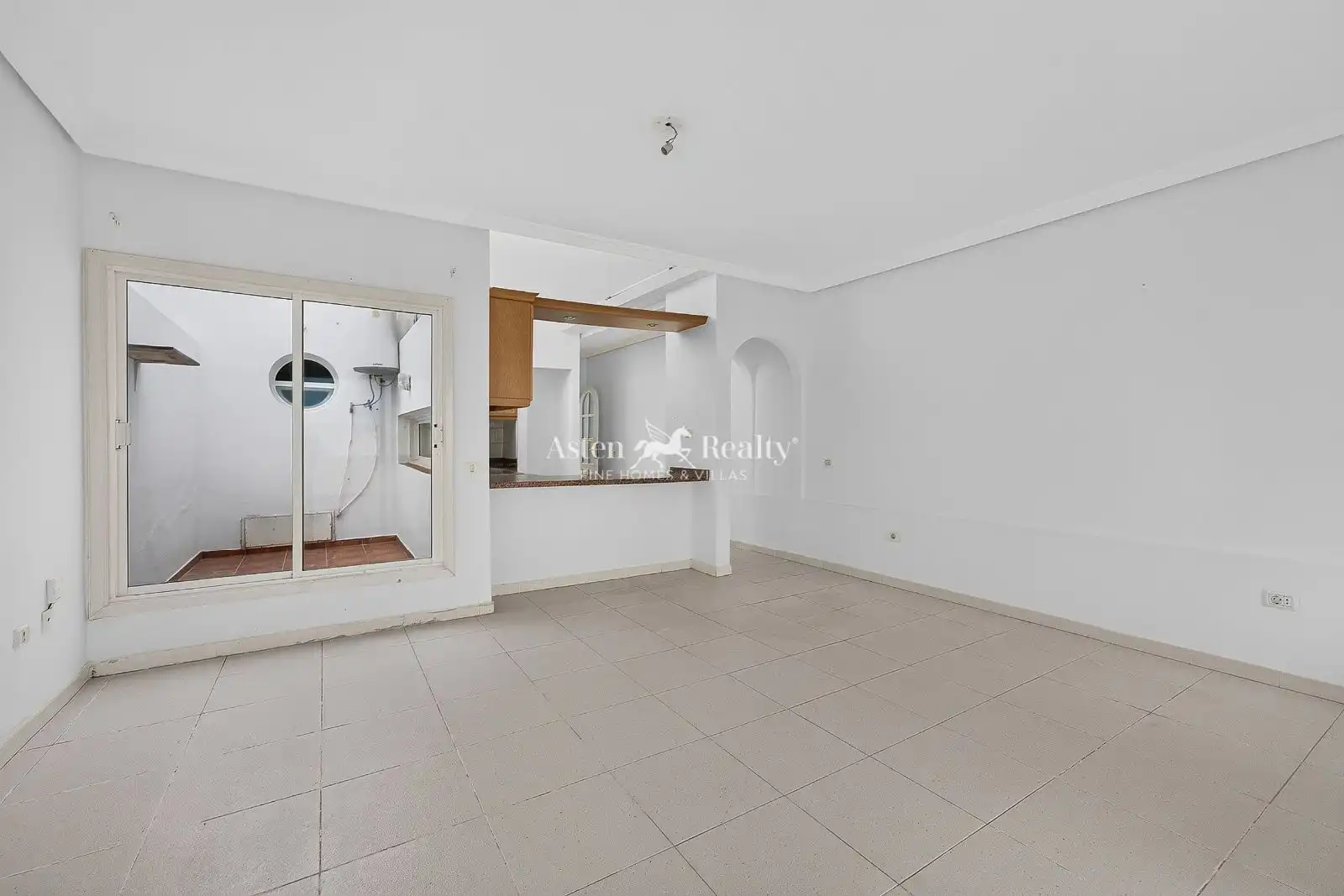 Vista exterior de Piso en venta en San Miguel de Abona con Terraza, Piscina y Piscina comunitaria