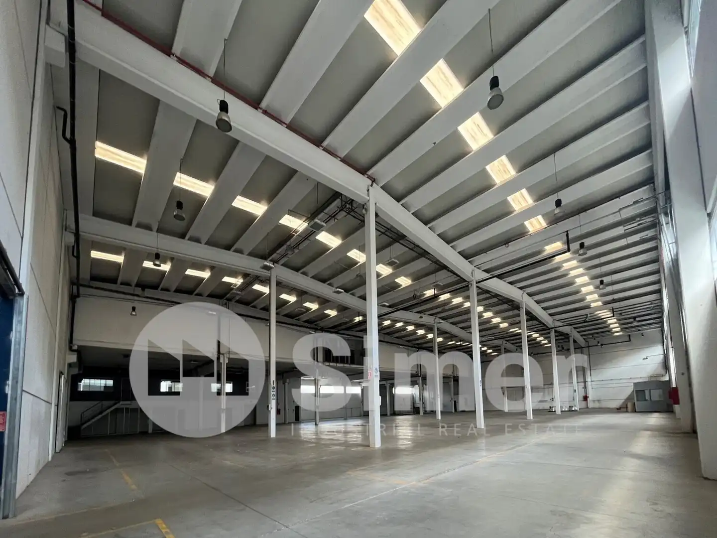 Nau industrial de lloguer a Llinars del Vallès