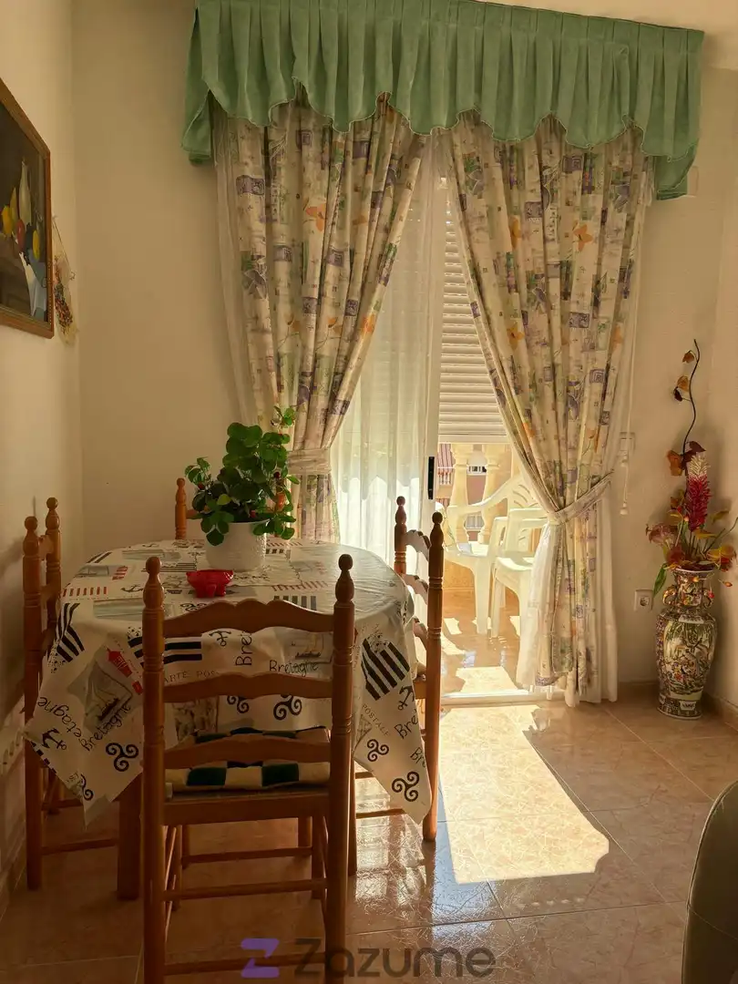 Comedor de Piso de alquiler en Torrevieja con Terraza, Amueblado y Lavadora