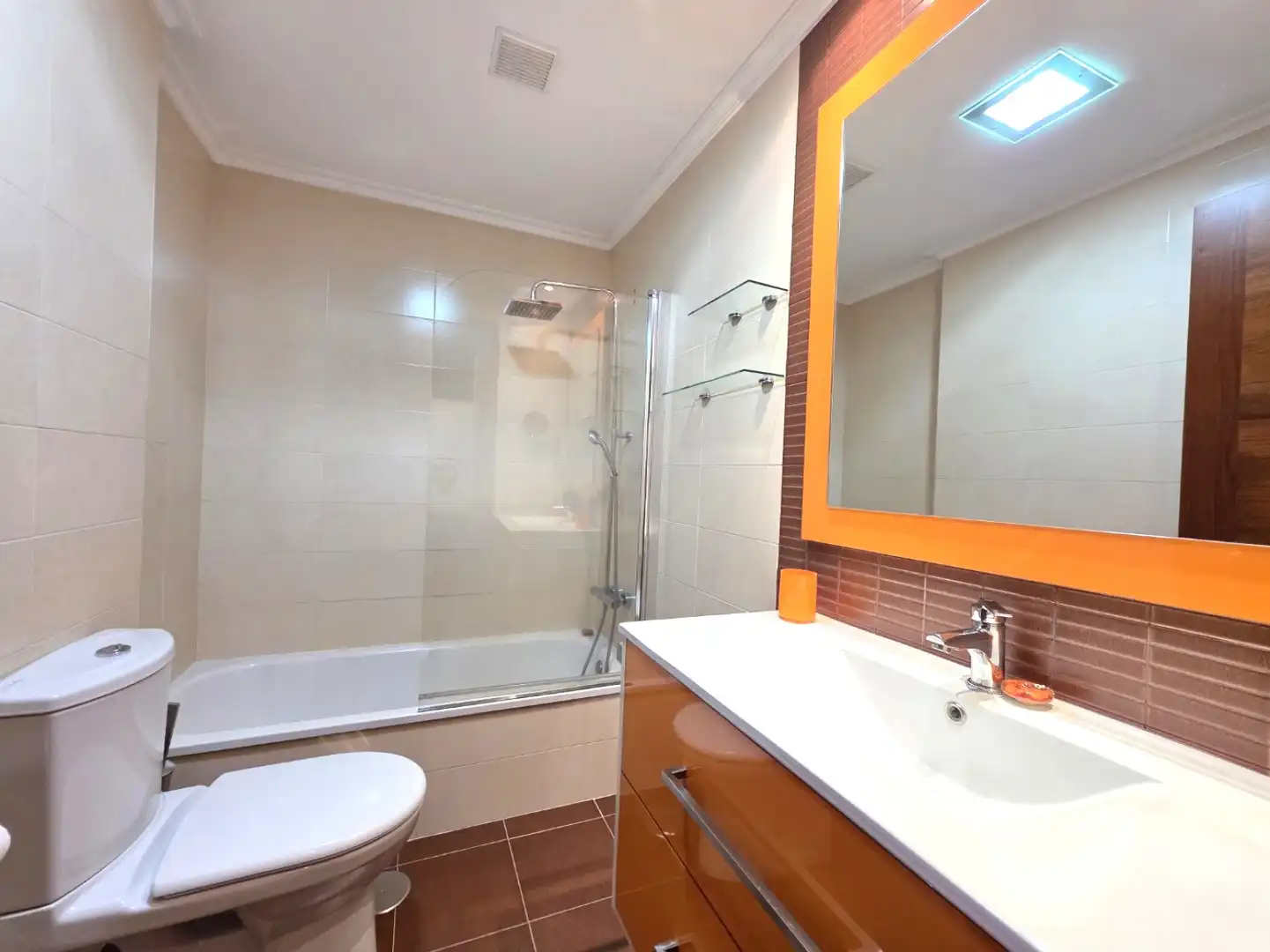 Baño de Piso de alquiler en Siero con Calefacción, Parquet y Trastero