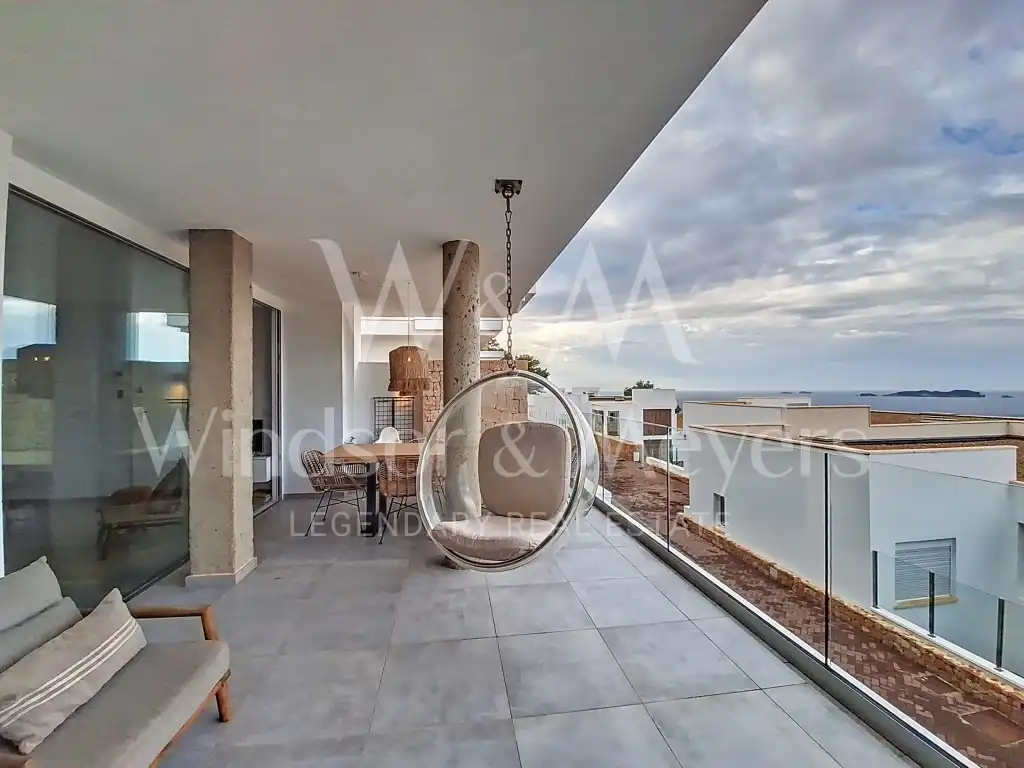 Terrassa de Apartament en venda en Sant Josep de sa Talaia amb Aire condicionat, Piscina i Moblat