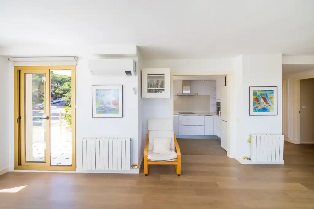 Wohnzimmer von Wohnungen zum Verkauf in Castell d'Aro, Platja d'Aro i s'Agaró mit Klimaanlage, Heizung und Terrasse