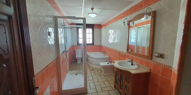Baño de Casa o chalet en venta en Arriate con Aire acondicionado, Jardín privado y Terraza