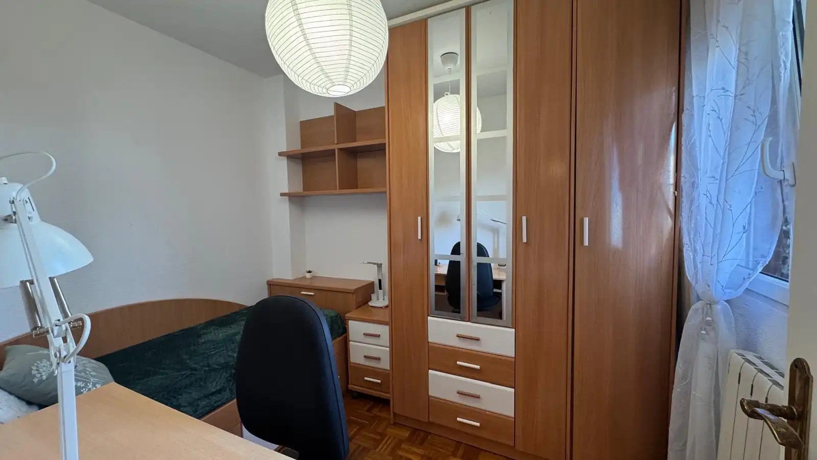 Schlafzimmer von Wohnung zur Miete in Santander mit Heizung, Parkett und Abstellraum