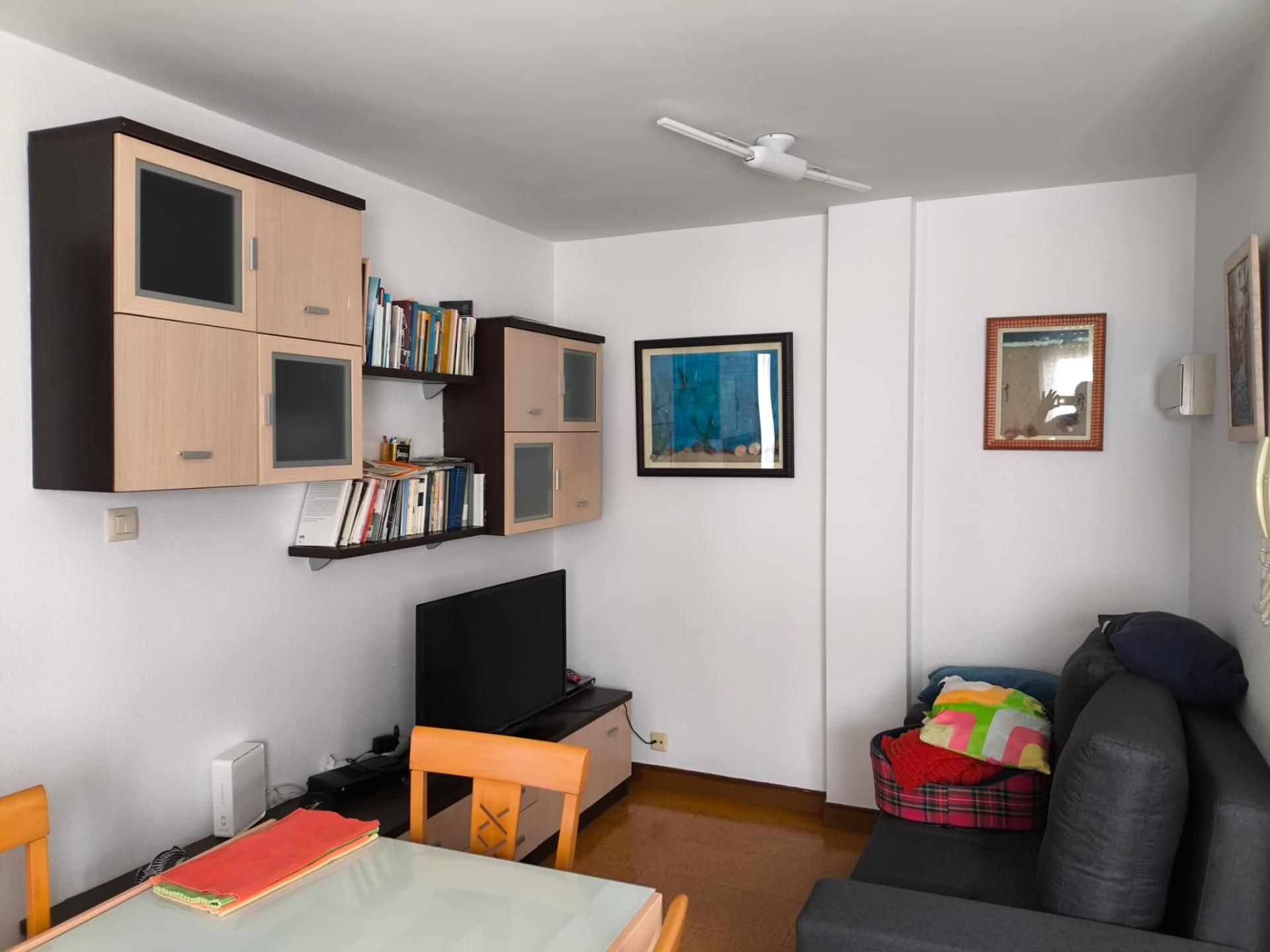 Sala de estar de Piso en venta en Ponteceso con Amueblado y Balcón