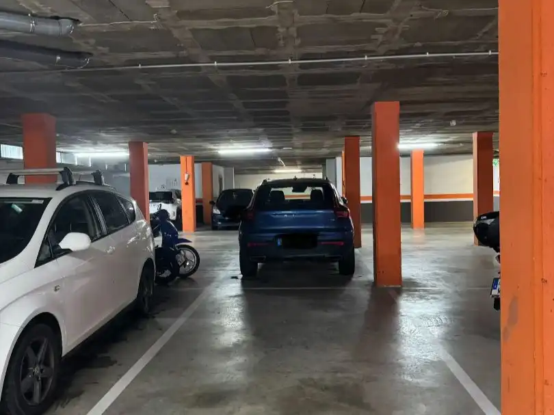Parking of Garage for rent in Girona