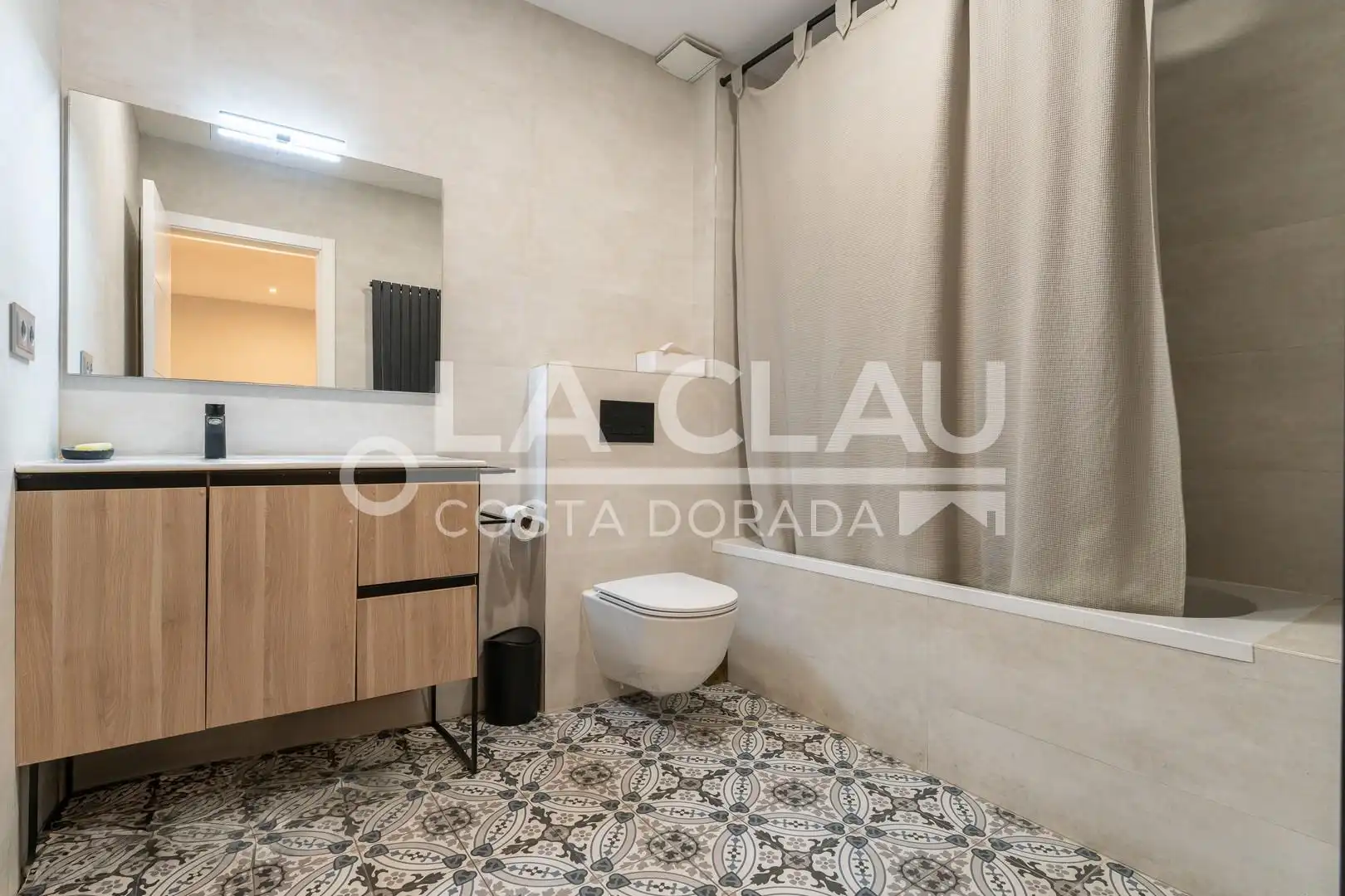 Bathroom of Flat for sale in Tarragona  with Heating, Oven and Microwave