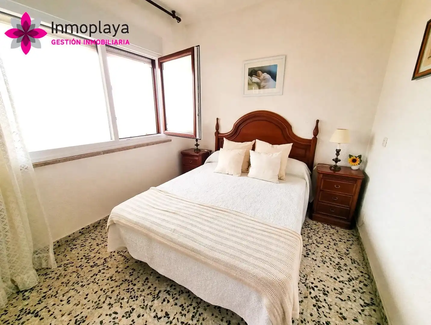 Schlafzimmer von Dachboden zum Verkauf in Noja mit Terrasse und Möbliert