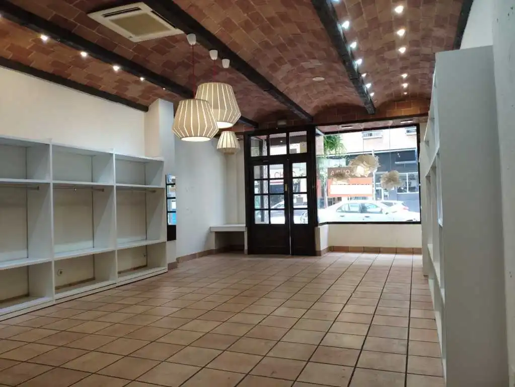 Local comercial de lloguer a Oeste, imagen 3