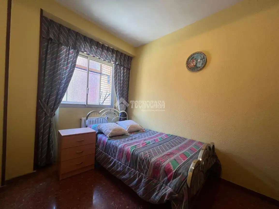 Habitación de Piso en venta en Zaragoza con Calefacción y Terraza