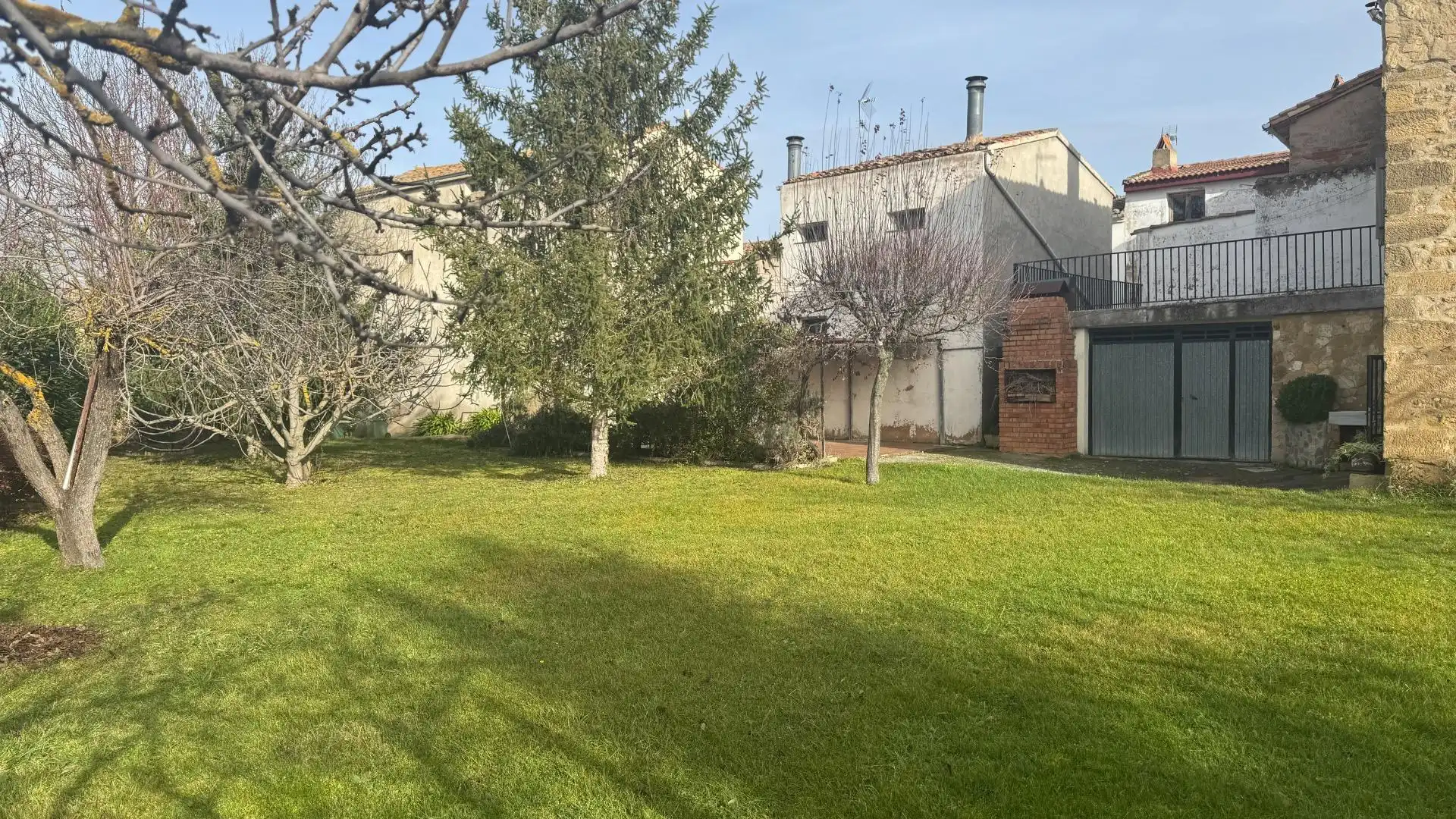 Vista exterior de Casa o chalet en venta en Baños de Rioja con Calefacción, Jardín privado y Terraza
