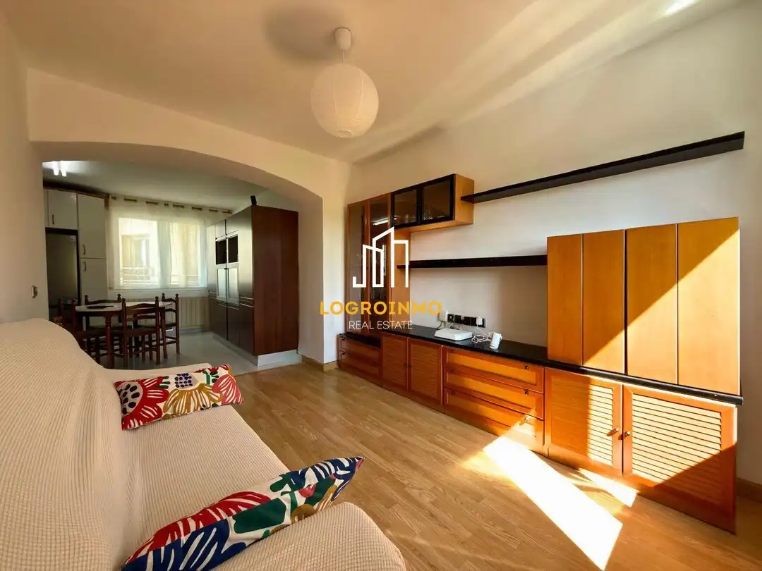 Living room of Flat for rent in  Logroño  with Heating and Storage room
