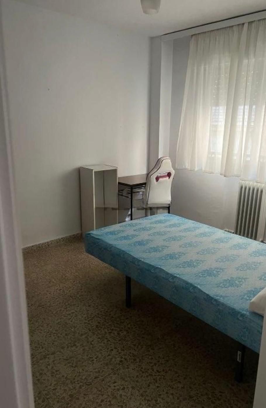 Bedroom of Flat to rent in  Granada Capital  with Heating, Terrace and Balcony