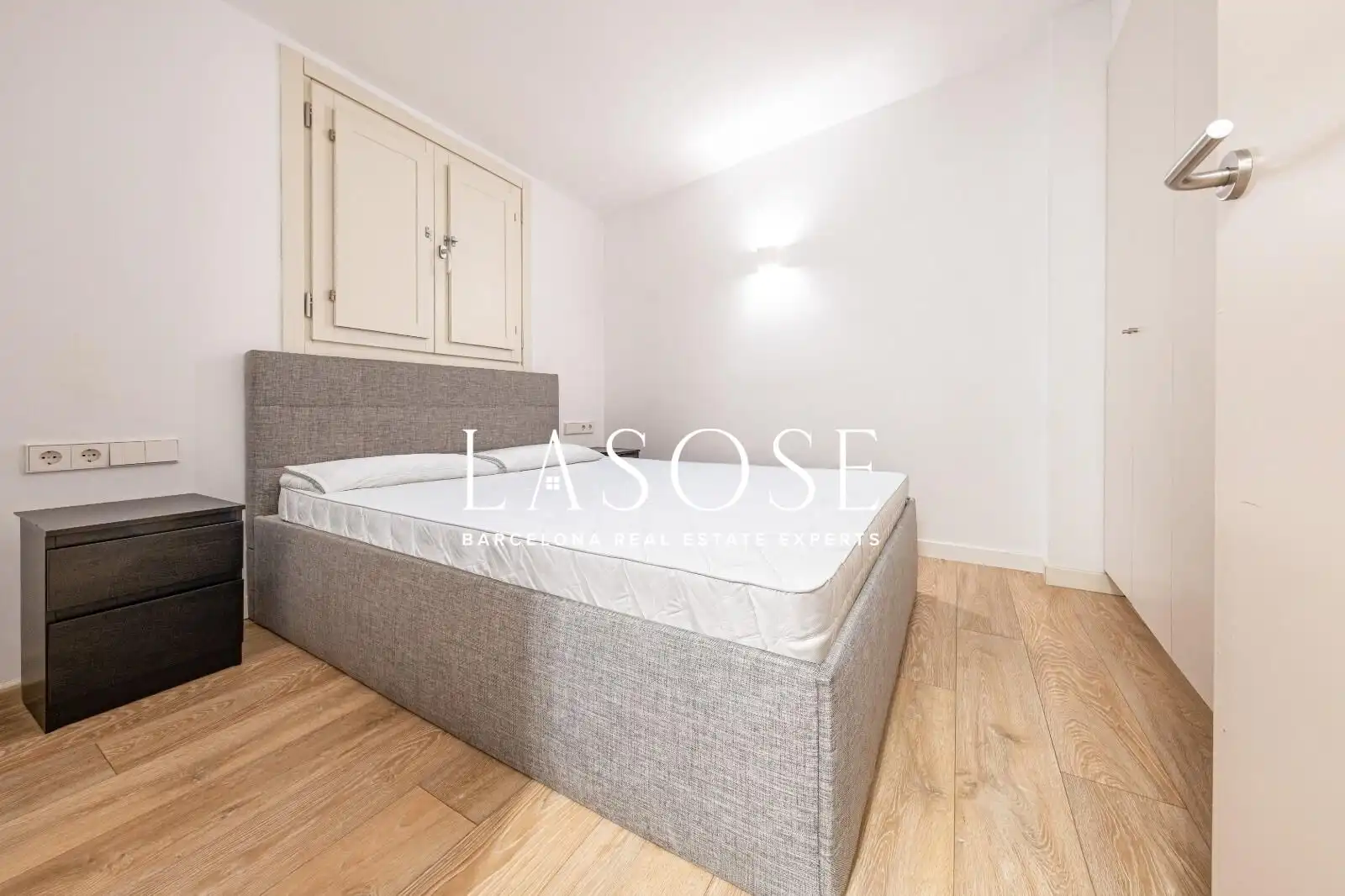 Schlafzimmer von Dachboden zum Verkauf in Barcelona mit Klimaanlage, Heizung und Terrasse