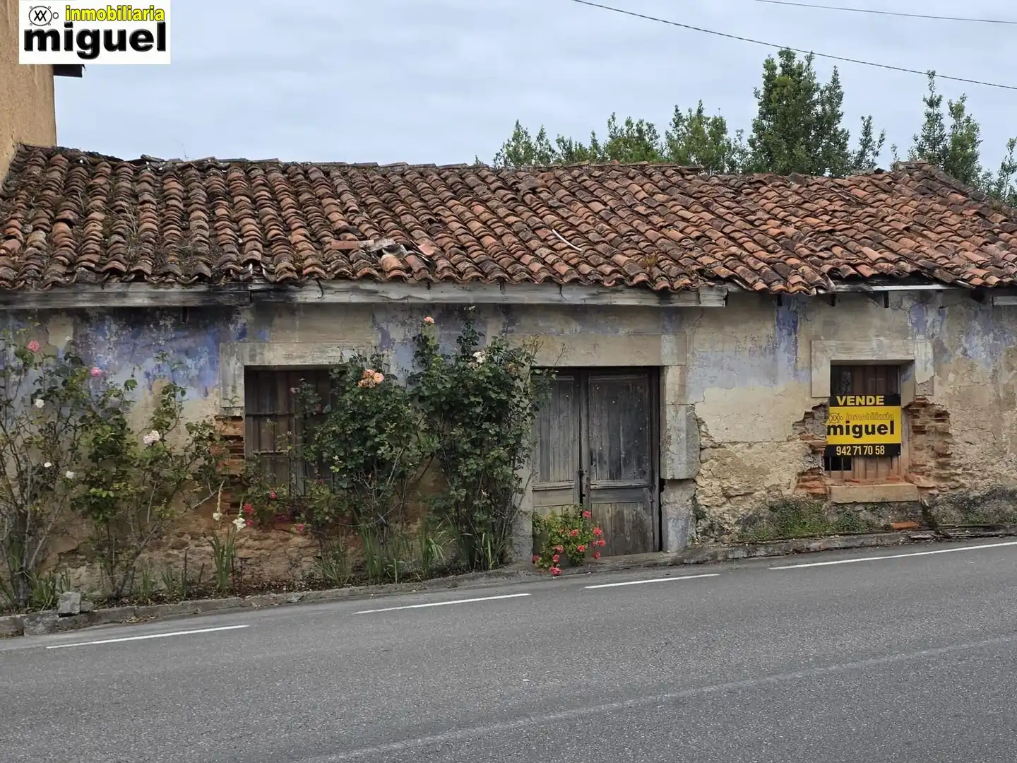 Casa amb jardí en venda a Calle El Peral