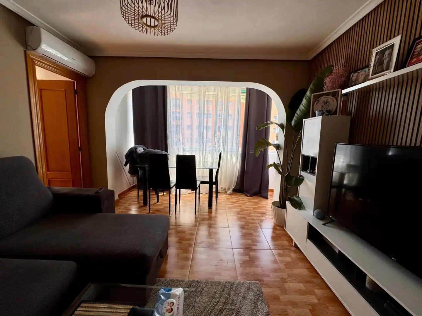 Sala de estar de Piso en venta en San Vicente del Raspeig / Sant Vicent del Raspeig con Aire acondicionado y Amueblado