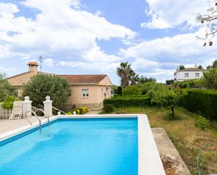 Swimming pool of House or chalet for sale in Cheste  with Air Conditioner, Heating and Private garden