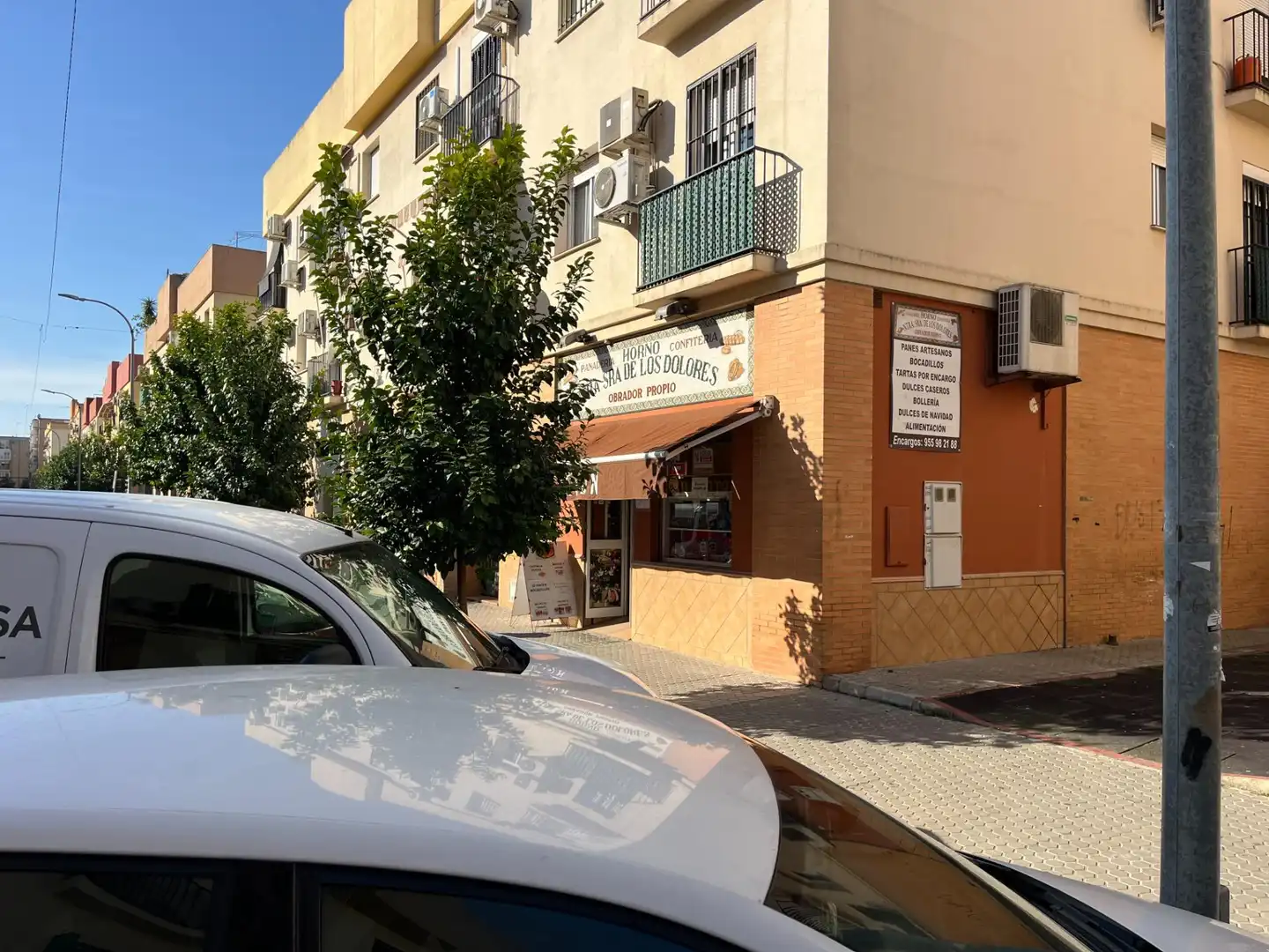 Vista exterior de Local en venda en Camas amb Moblat