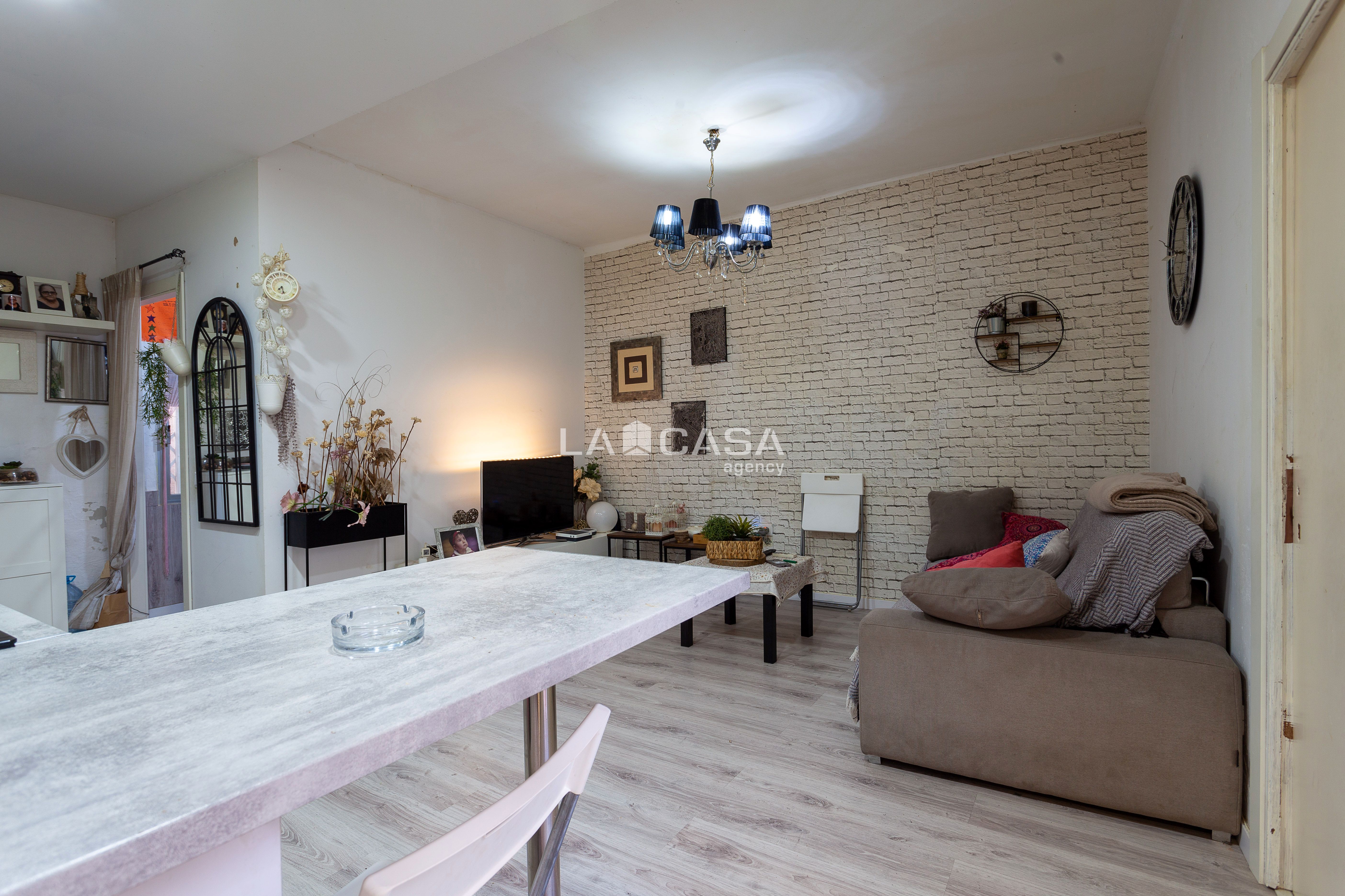 Planta baja for sale in L'Hospitalet de Llobregat  with Heating and Terrace
