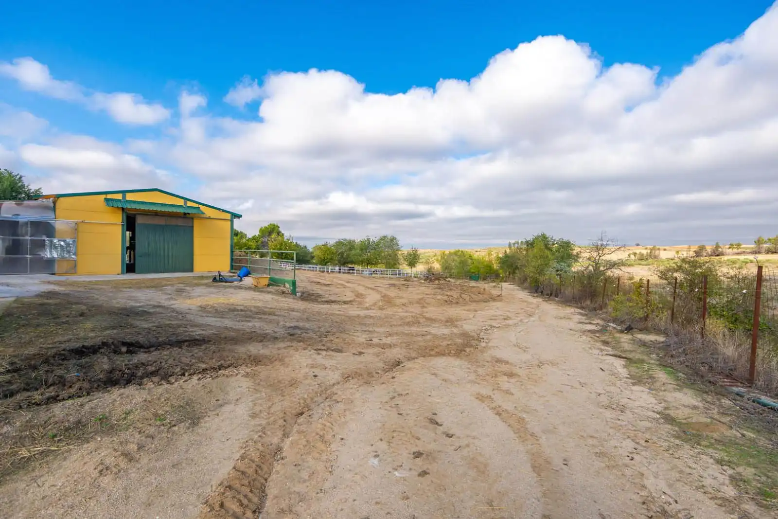 Grundstücke zum Verkauf in Olivares, Batres