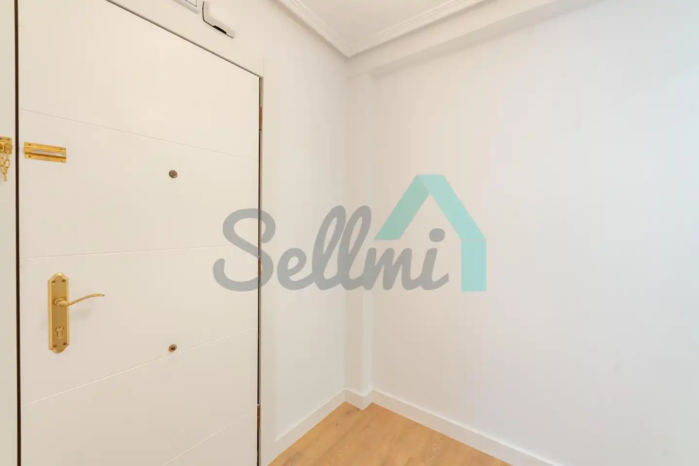 Flat for rent in De Gloria Fuertes, Masip