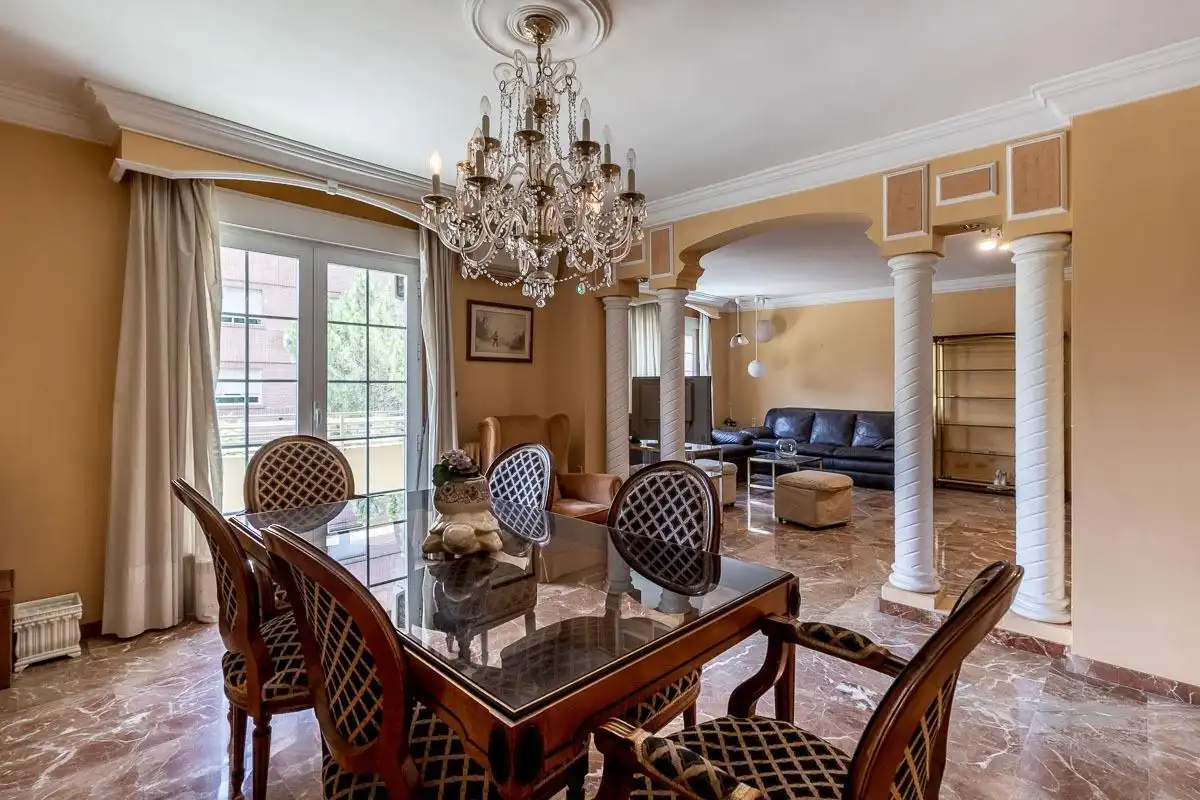 Flat with terrace for sale in Beiro, imagen 2