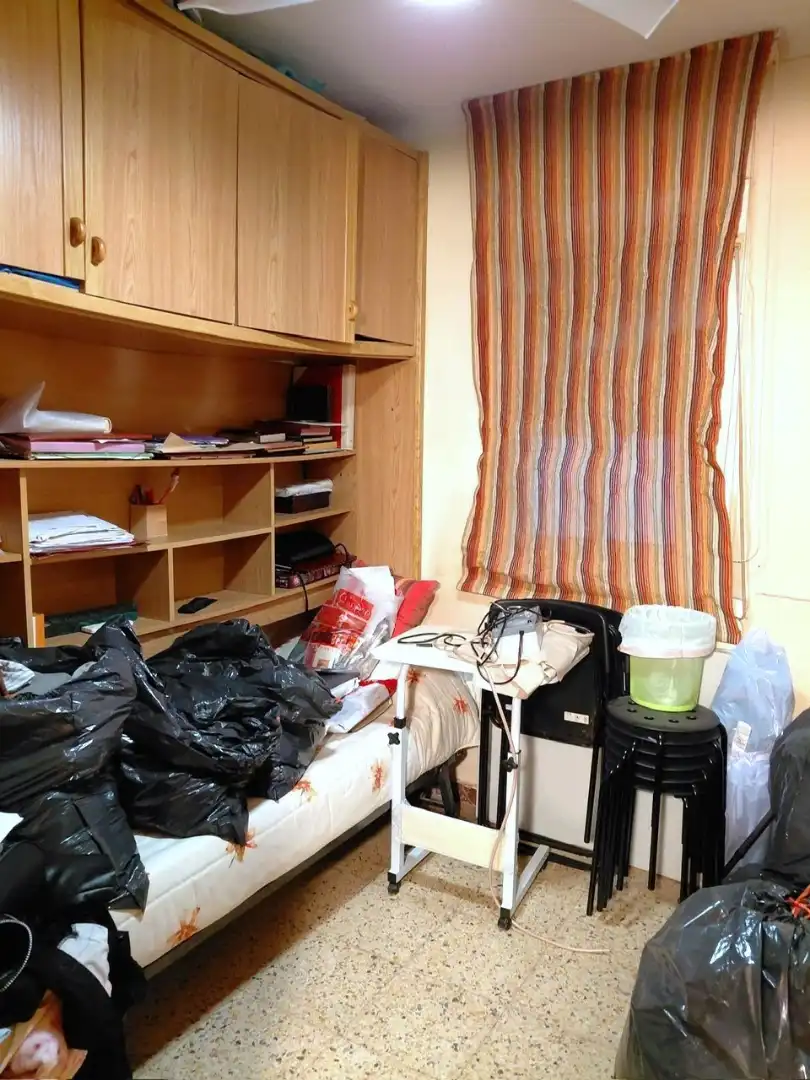 Habitación de Piso en venta en L'Hospitalet de Llobregat con Aire acondicionado, Calefacción y Amueblado
