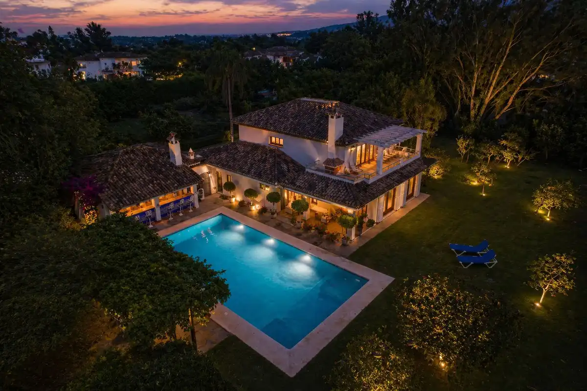 Exterior view of Houses for sale in Estepona  with Air Conditioner, Private garden and Terrace