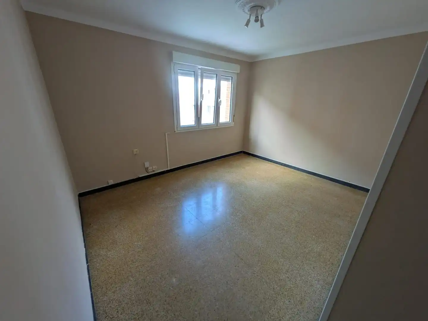 Schlafzimmer von Wohnung zur Miete in Gijón 