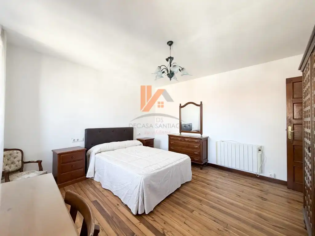 Habitación de Piso en venta en Santiago de Compostela  con Horno