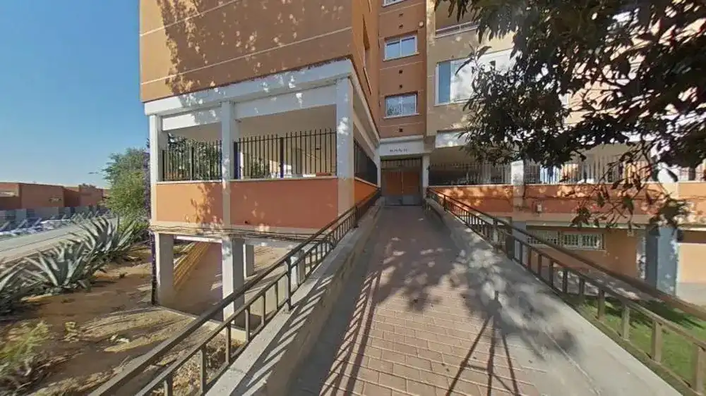 Flat with lift for sale in Avenida de Nuevo Versalles, imagen 4