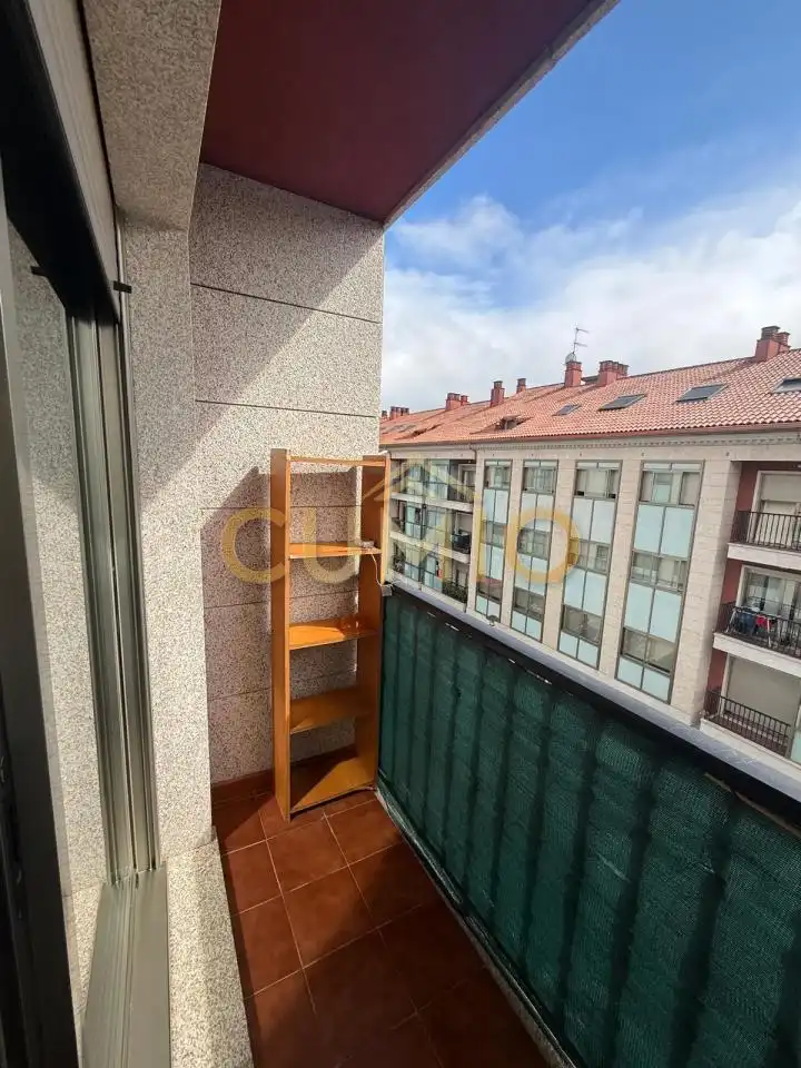 Terrassa de Pis de lloguer en Gondomar amb Calefacció, Parquet i Moblat