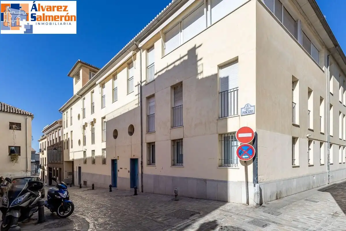 Vista exterior de Pis en venda en Granada amb Moblat