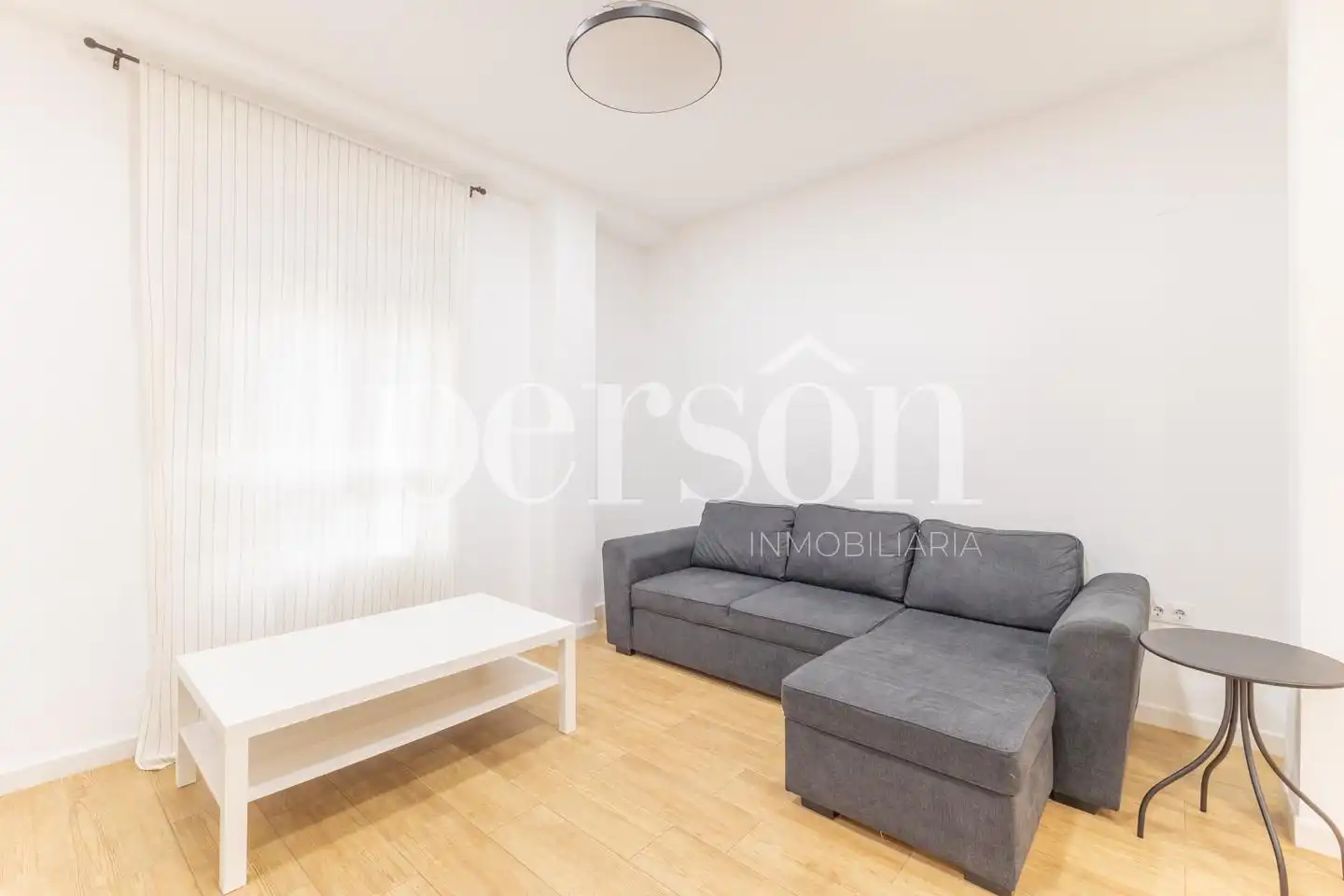 Living room of Flat for rent in Valencia  with Terrace and Furnished