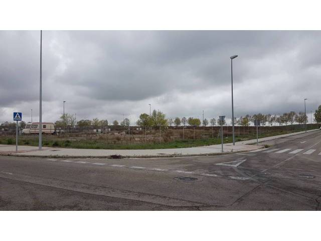 Terreno industrial en Alquiler en Las Dehesillas - Vereda de los Estudiantes
