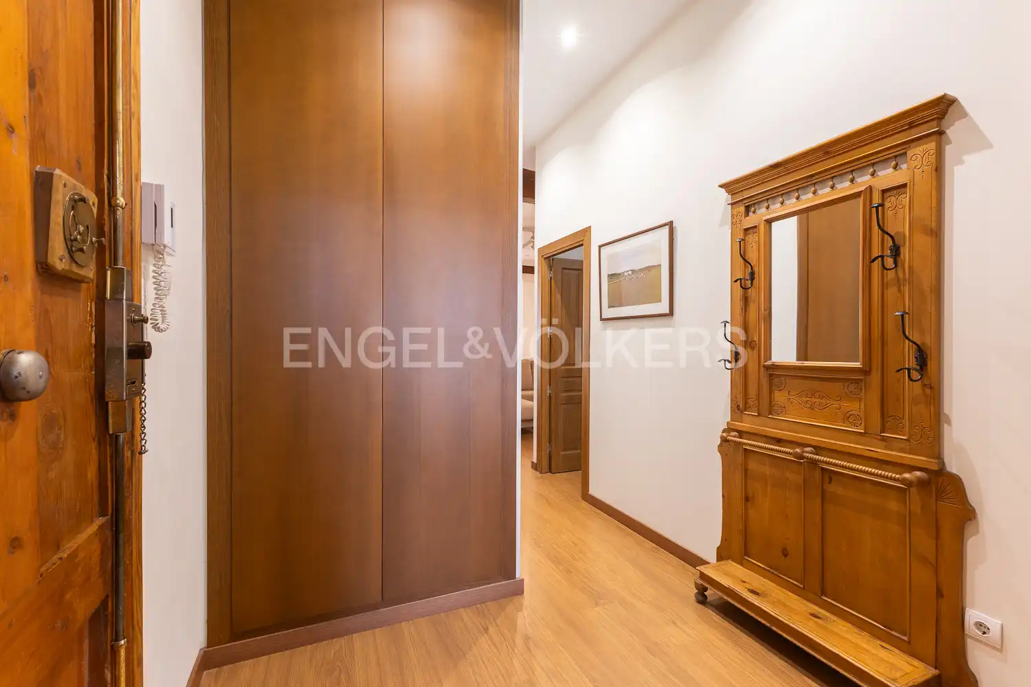 Flat for rent in Valencia  with Air Conditioner, Heating and Furnished