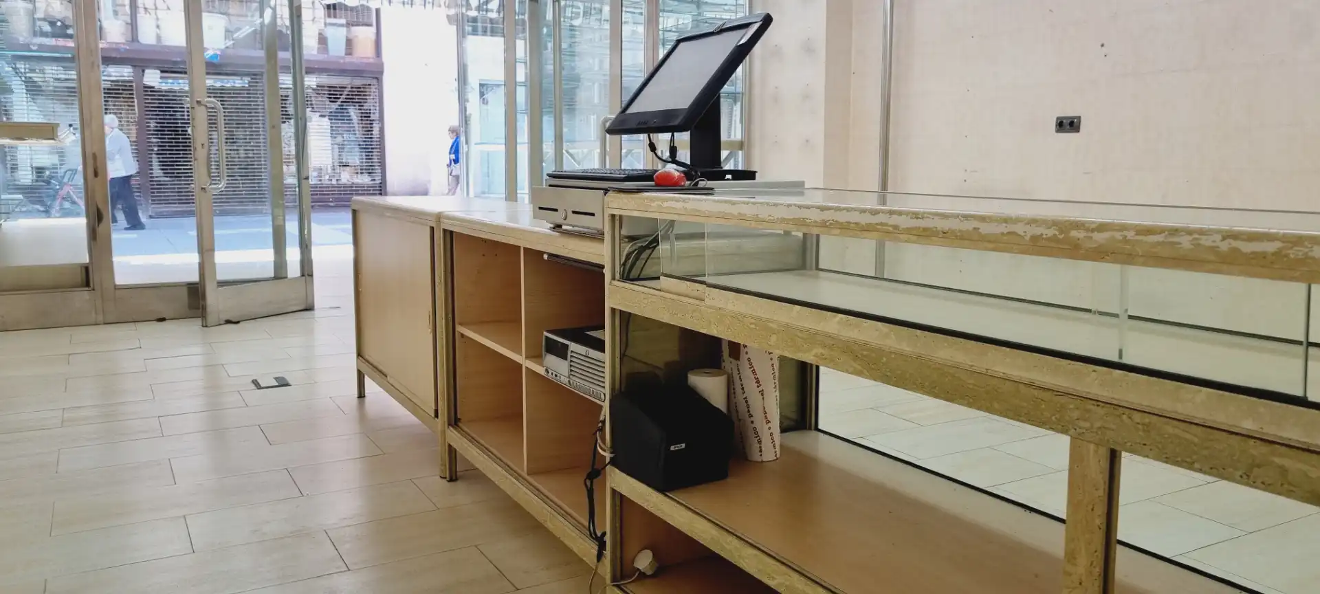 Local comercial en alquiler en Calle Barrio y Mier, imagen 3