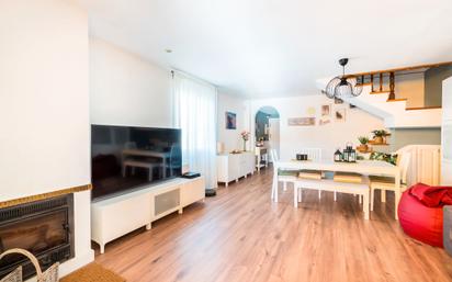 Living room of Single-family semi-detached for sale in Cambrils  with Air Conditioner, Heating and Private garden