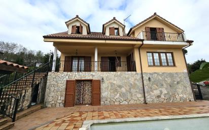 Exterior view of House or chalet for sale in Bárcena de Cicero  with Heating, Private garden and Terrace