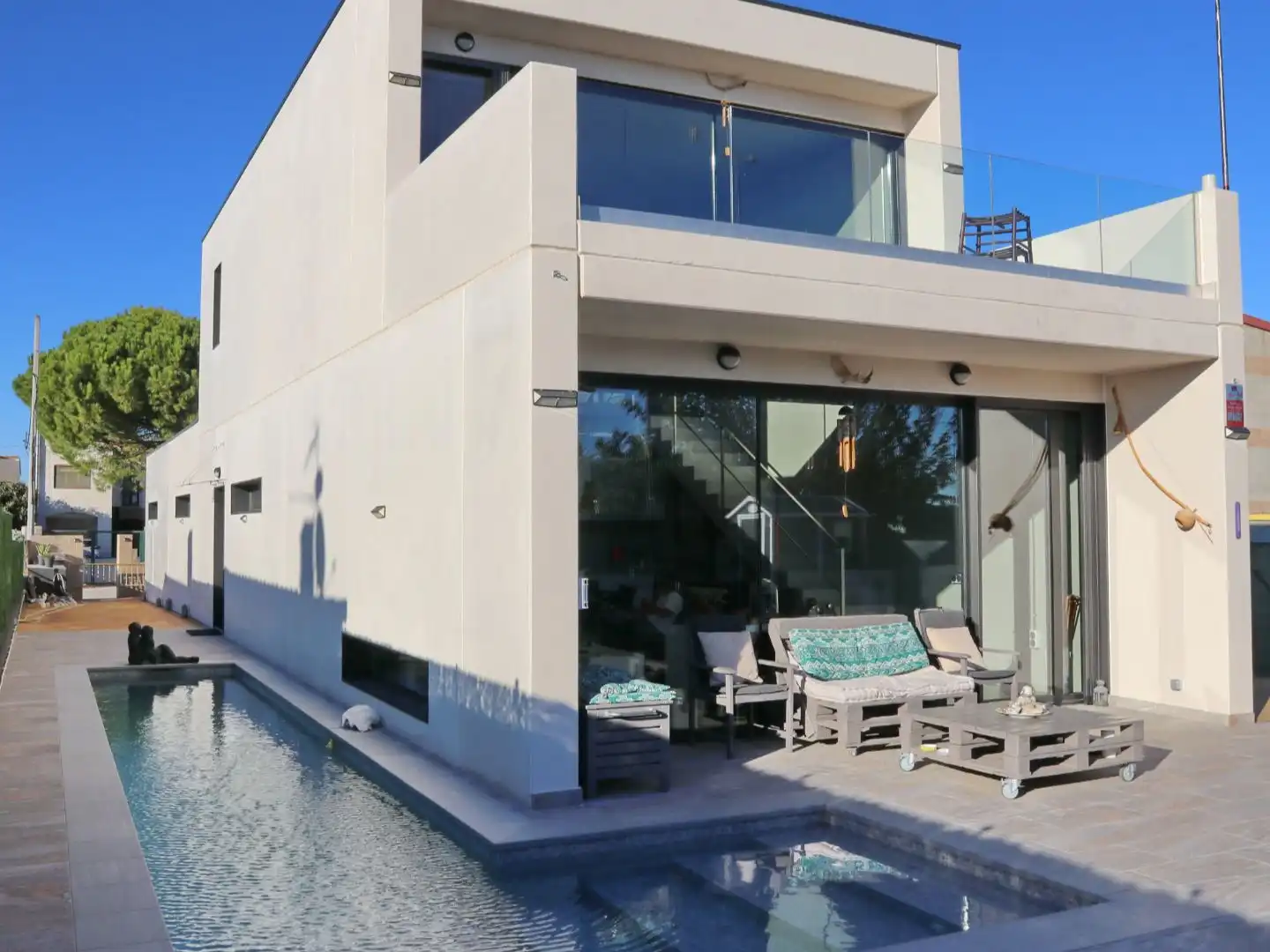 Vista exterior de Casa o xalet en venda en L'Armentera amb Aire condicionat, Terrassa i Piscina