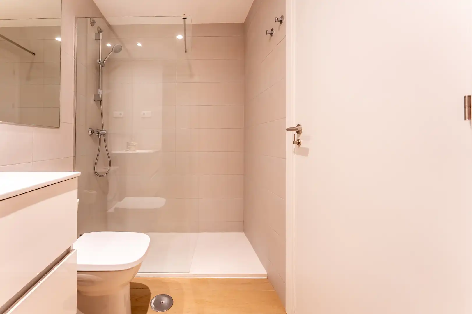 Bany de Apartament de lloguer en Madrid amb Aire condicionat, Calefacció i Traster