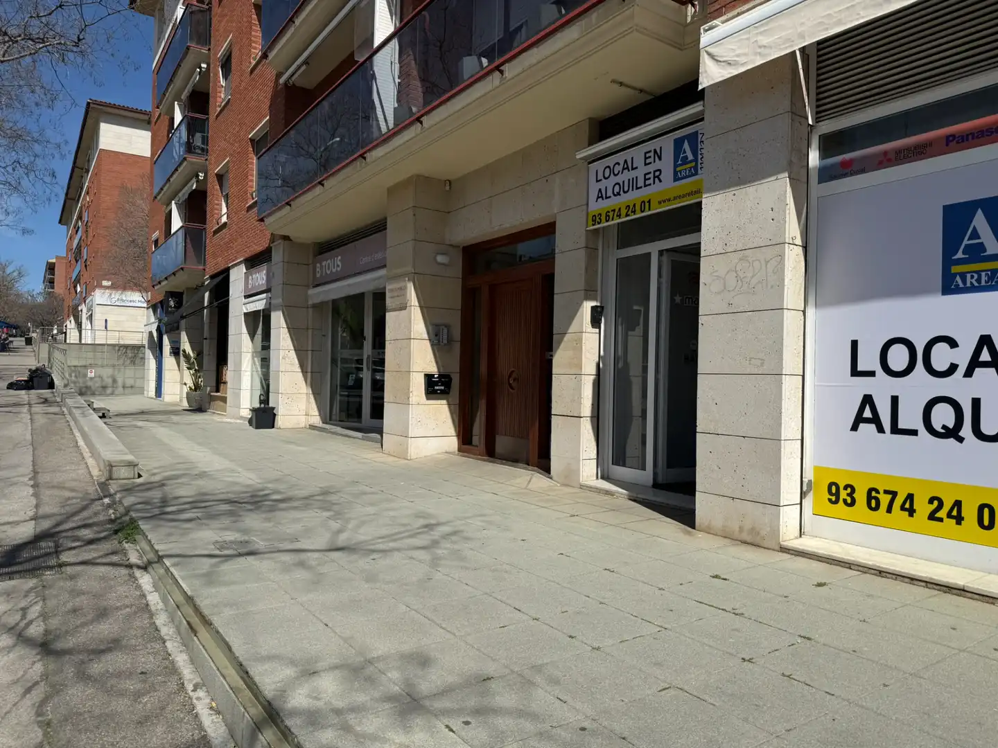 Vista exterior de Local de alquiler en Sant Cugat del Vallès