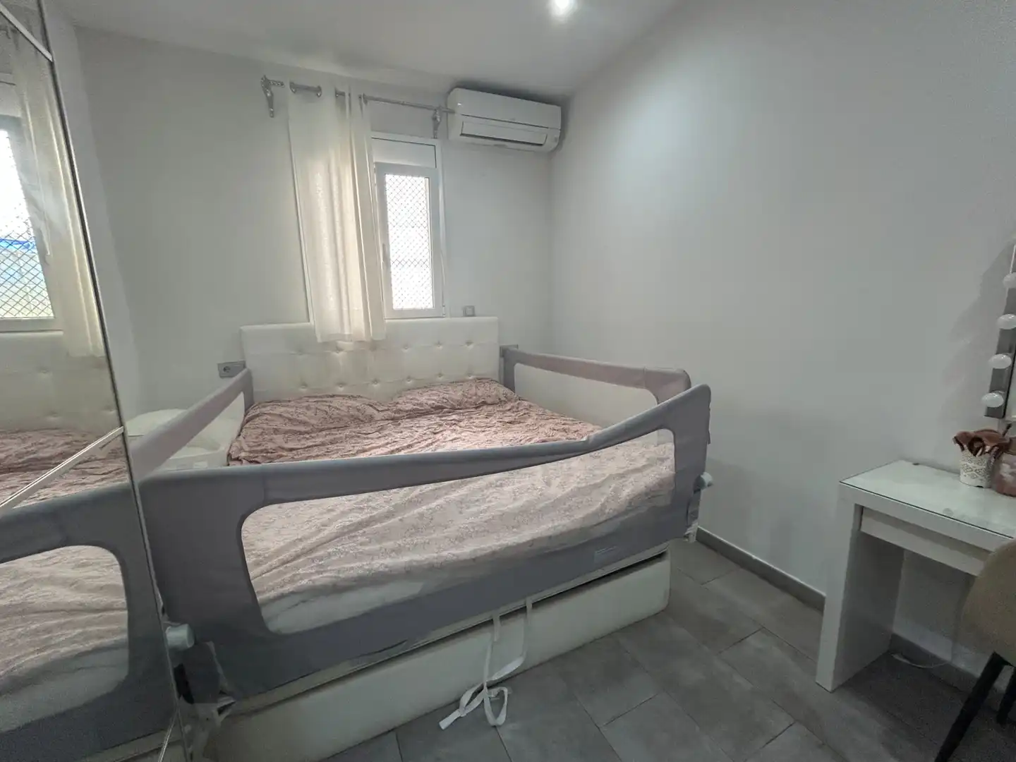 Bedroom of Flat for sale in Barcelona  with Air Conditioner, Heating and Parquet flooring