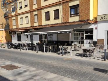 Locale commerciale in vendita a Calle CONDE DE OLIVA 1