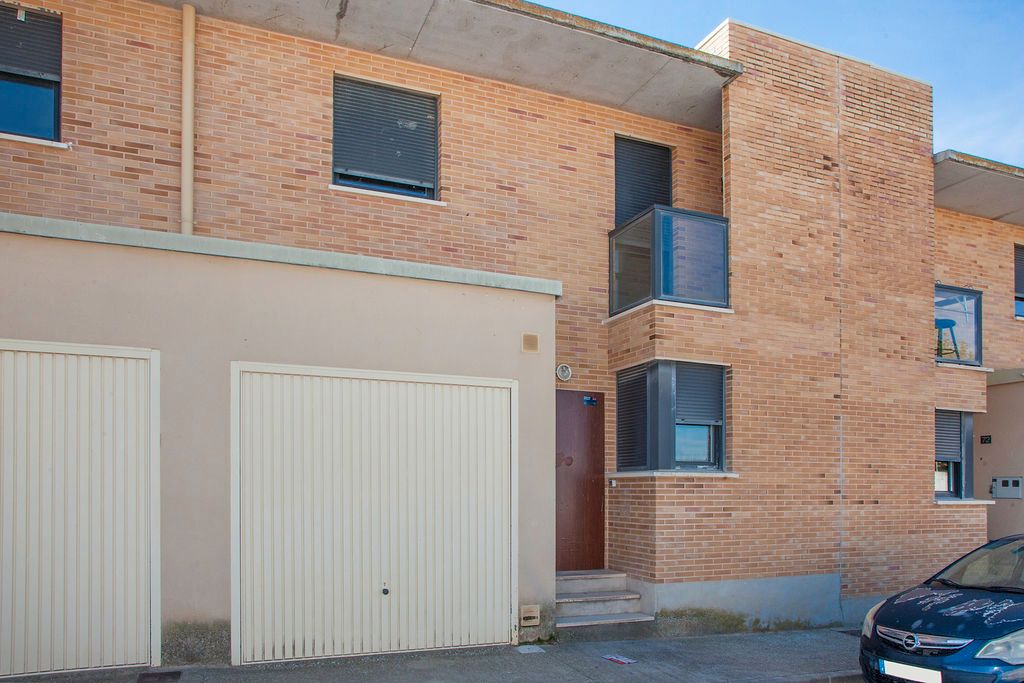 Vista exterior de Casa adosada en venda en Fustiñana